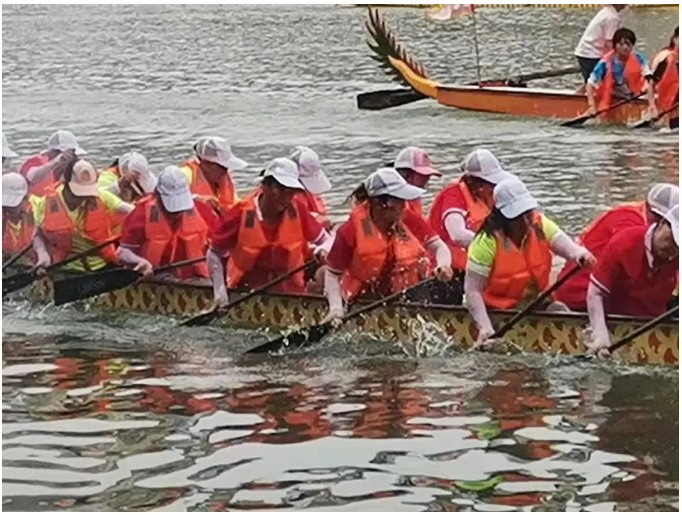 霸氣！廣西桂林華喆仿石漆女子龍舟隊(duì)勇創(chuàng)佳績！